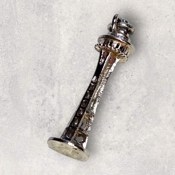 Vintage Sterling Silver Seattle Space Needle Landmark Souvenir 3D Travel Charm - Picture 3 of 4